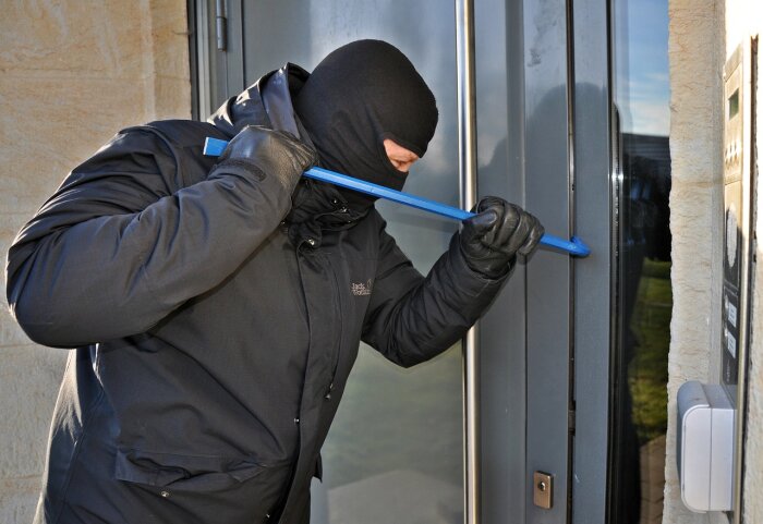 Policija