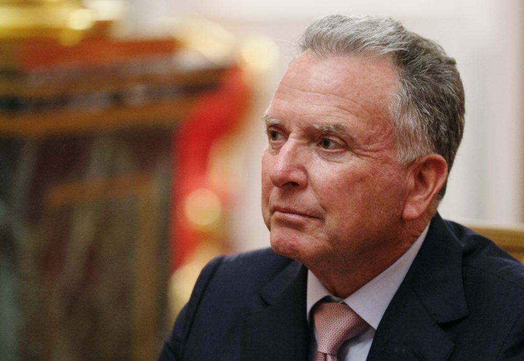 Witkoffas erzina ir Maskvą, ir Kyjivą, bet Trumpas jo keisti nenori