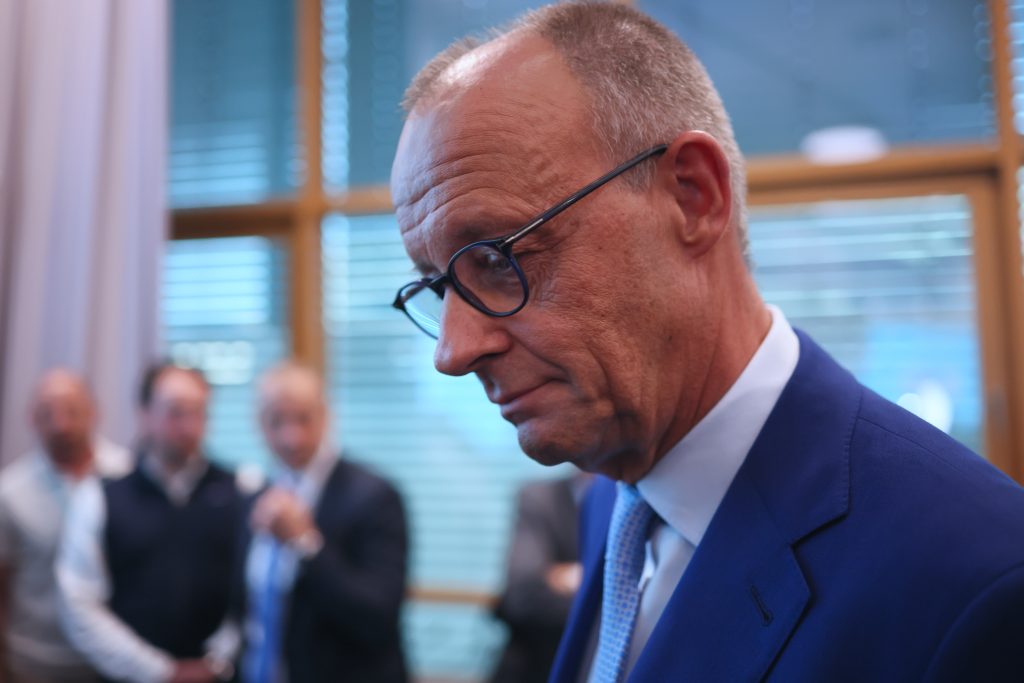 Mercui smogė ir AfD, ir Berlyno komunistai