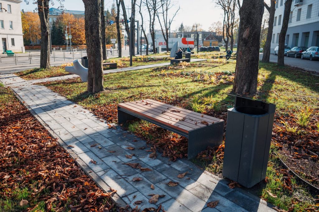 Dar viena erdvė poilsiui ir menui – sutvarkytas skveras Šančiuose