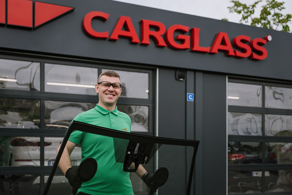 Kaip pasirinkti patikimus automobilio stiklo keitimo specialistus Kaune?